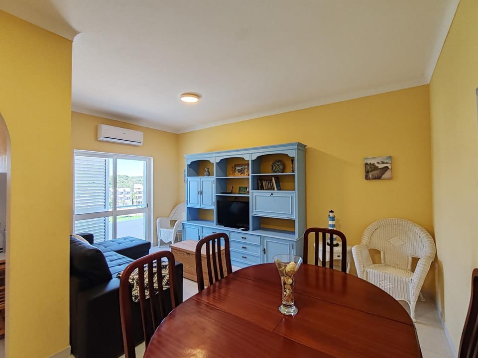 Living room, Dining area, air conditioner