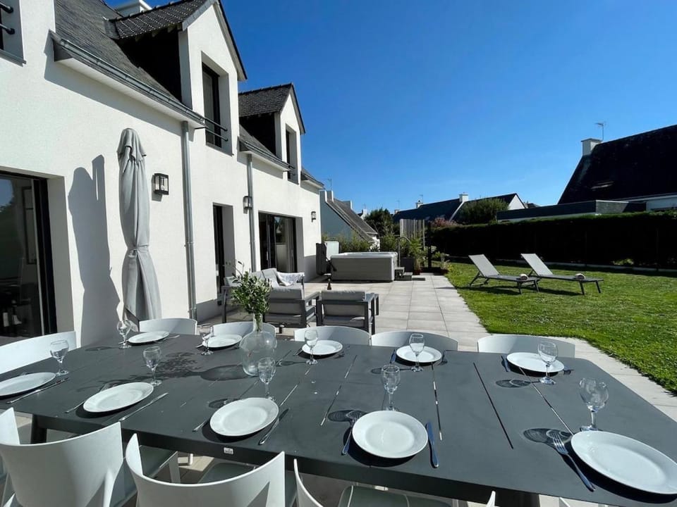 Ti Ar Ch'astel, maison avec spa House in Arzon