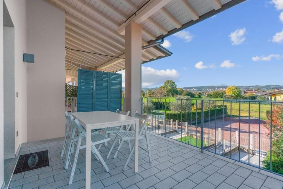 Patio, Day, Natural landscape, View (from property/room), Balcony/Terrace, Dining area, Mountain view