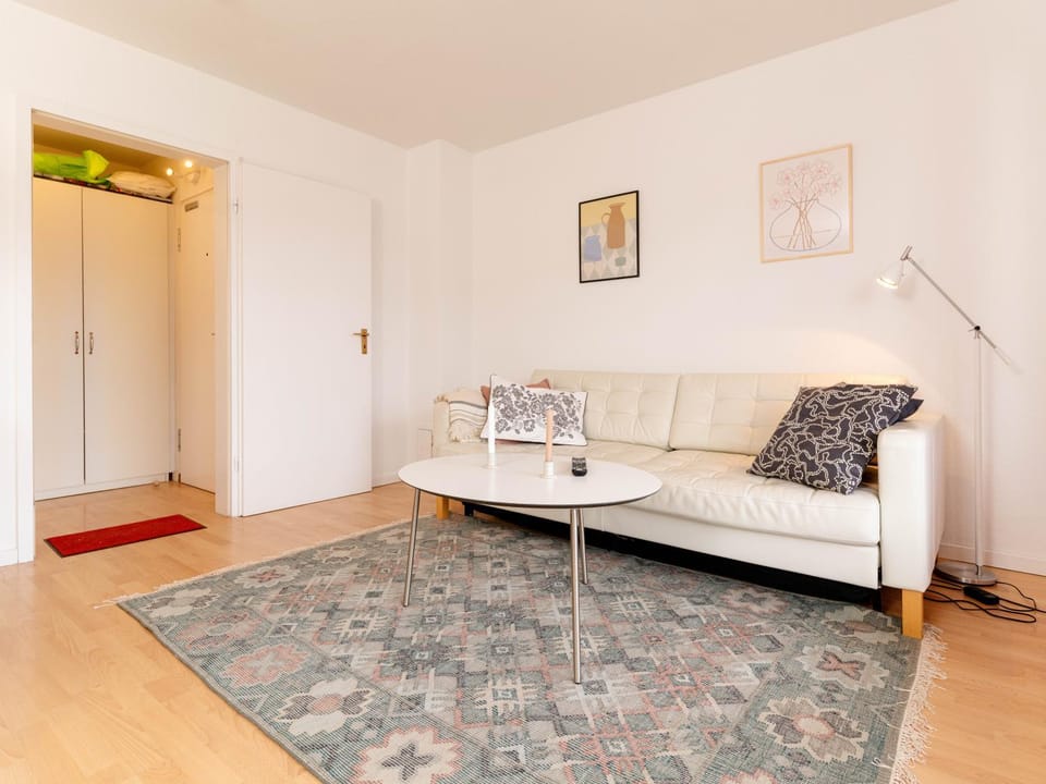 Living room, Decorative detail, Seating area