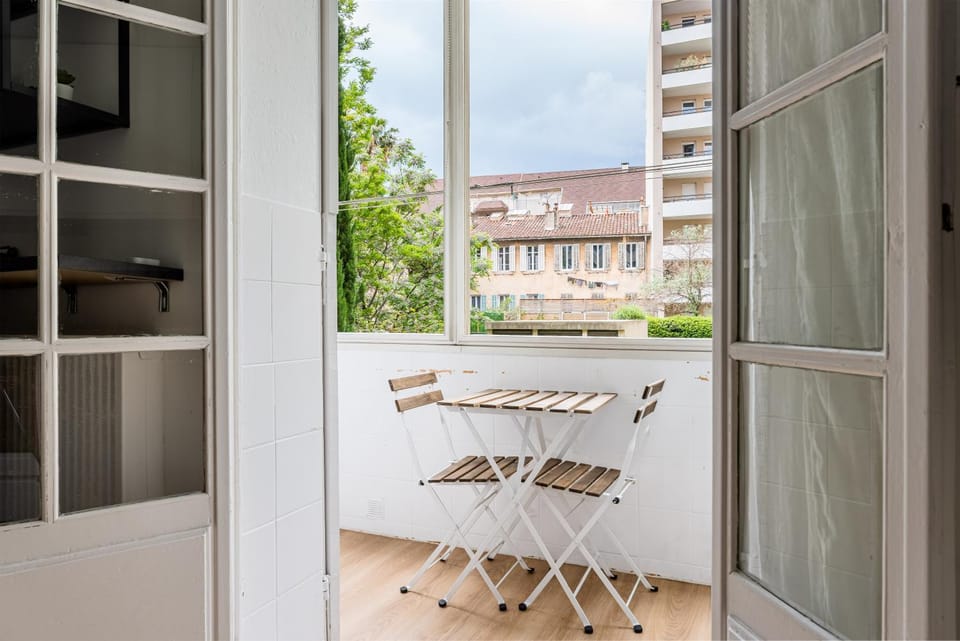 View (from property/room), Balcony/Terrace, Dining area