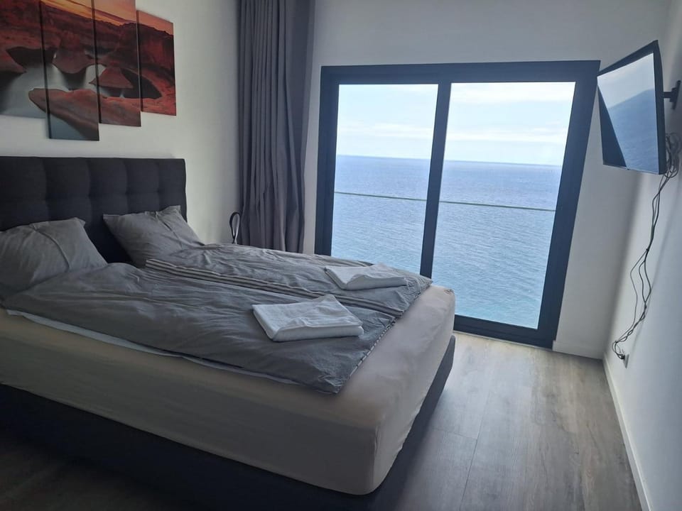 Bed, Bedroom, Sea view