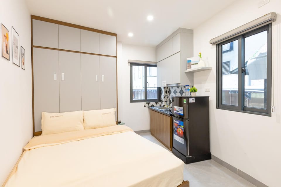Bed, Kitchen or kitchenette, Photo of the whole room, Bedroom, stove