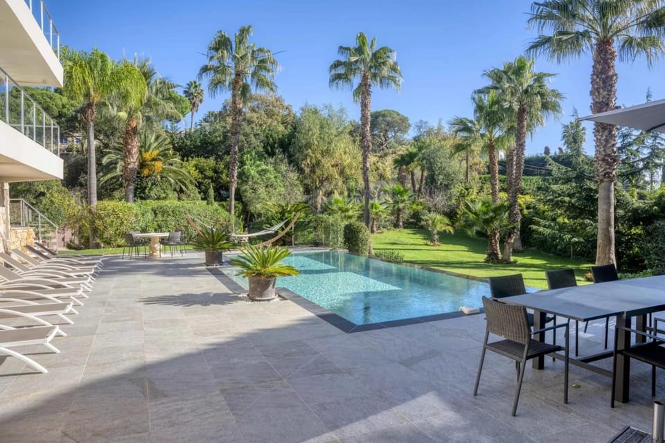 REF 2156 - Cannes - Villa for rent Villa in Cannes