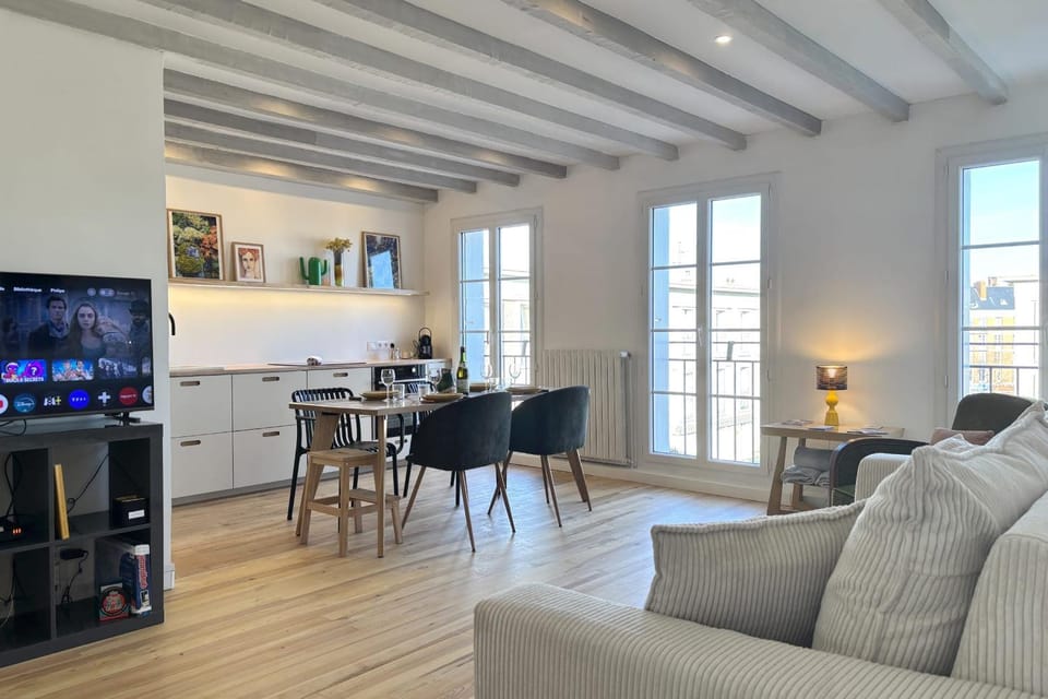 TV and multimedia, Kitchen or kitchenette, Living room, Dining area