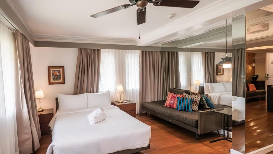 Bed, Seating area, Bedroom