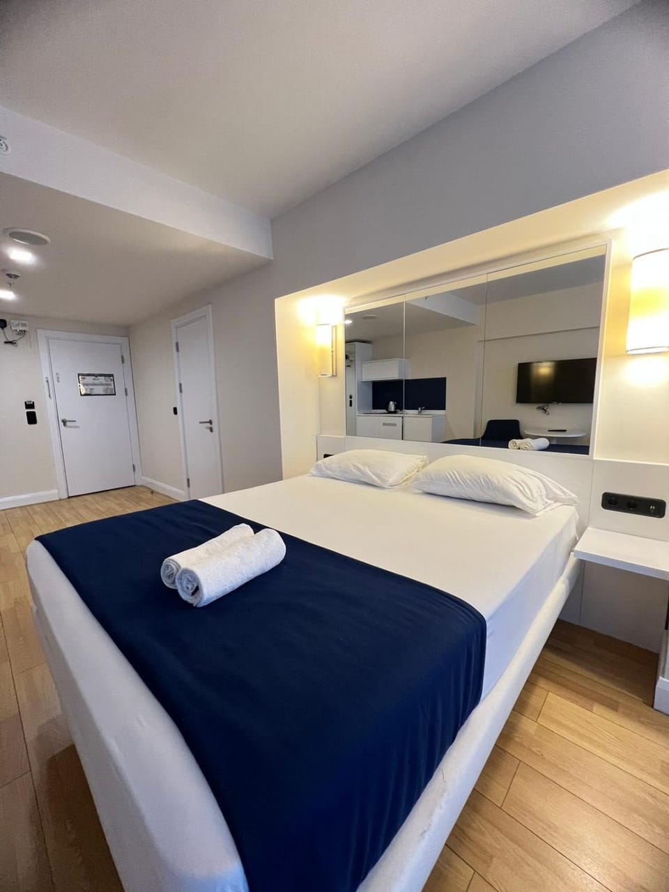 Bed, Kitchen or kitchenette, Photo of the whole room, Bedroom, towels, wardrobe