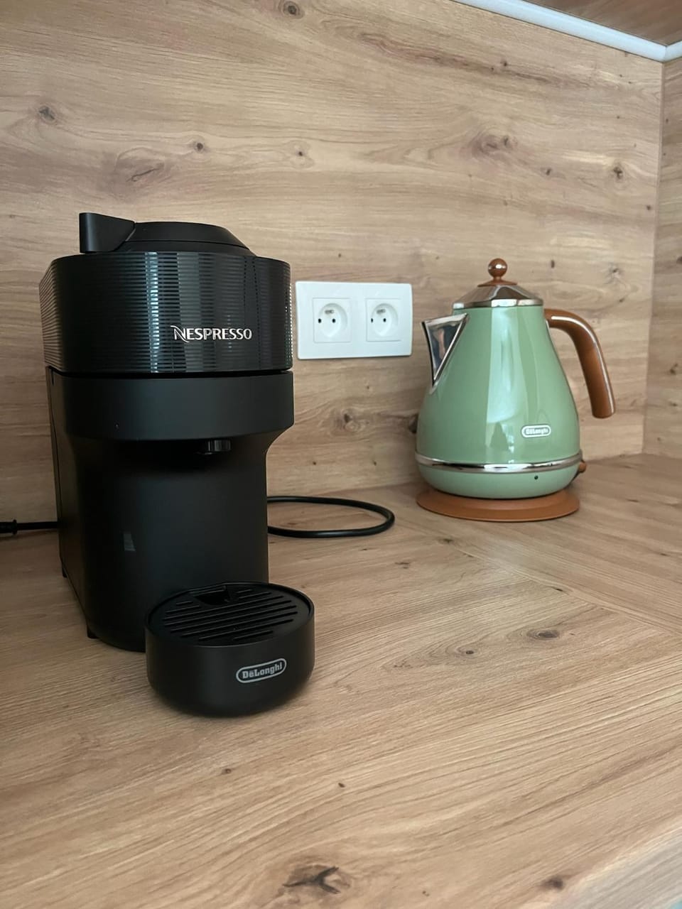 Coffee/tea facilities, kitchen