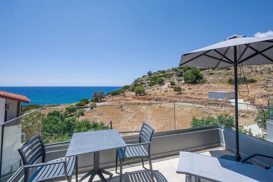 Natural landscape, Balcony/Terrace, Sea view