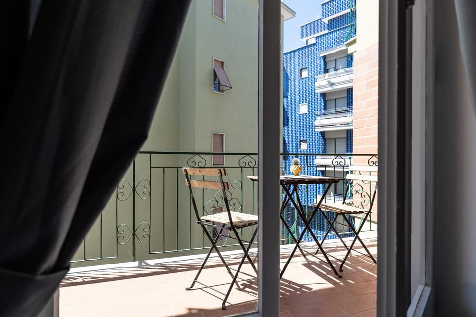 Property building, View (from property/room), Balcony/Terrace