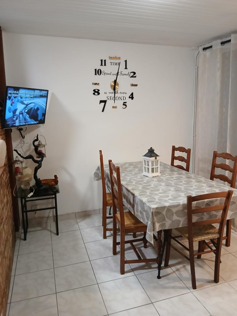 TV and multimedia, Dining area