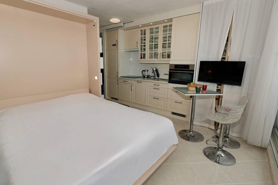 Studio L'ESCALE vue mer - Héliopolis D 6 - Luxe -By AGN - 2 personnes Apartment in Agde