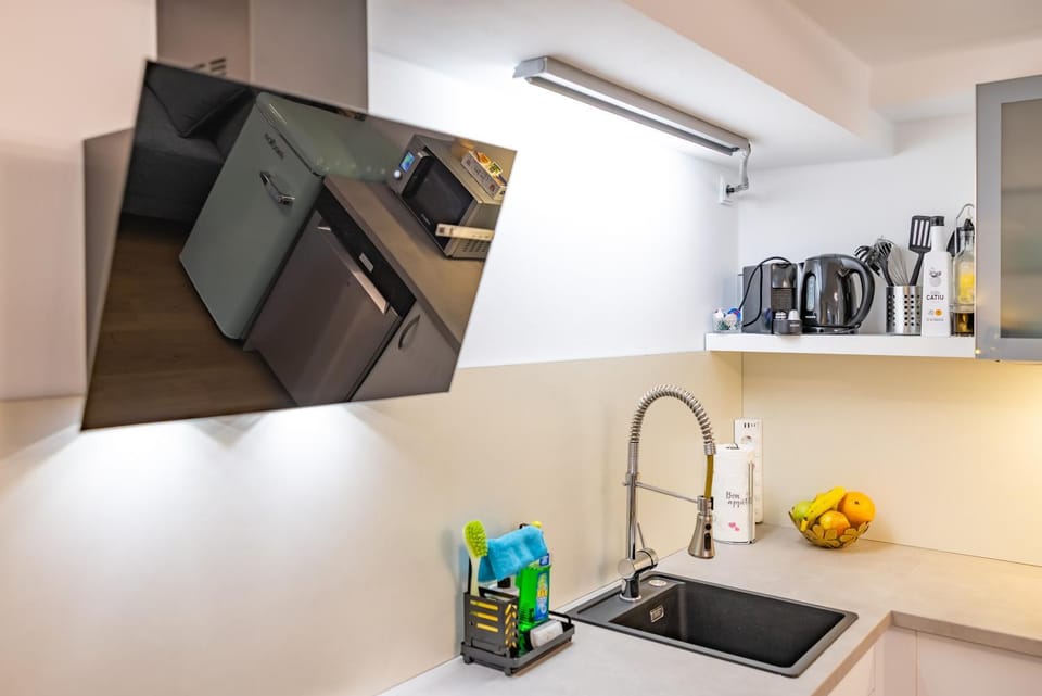 Coffee/tea facilities, kitchen