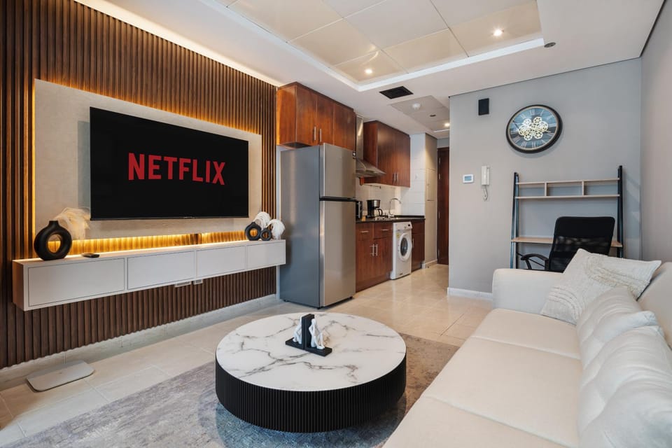 Luxury JLT Studio Lake View Metro 5minMarina Apartment in Dubai