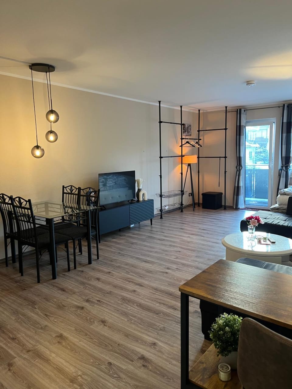 Living room, Dining area