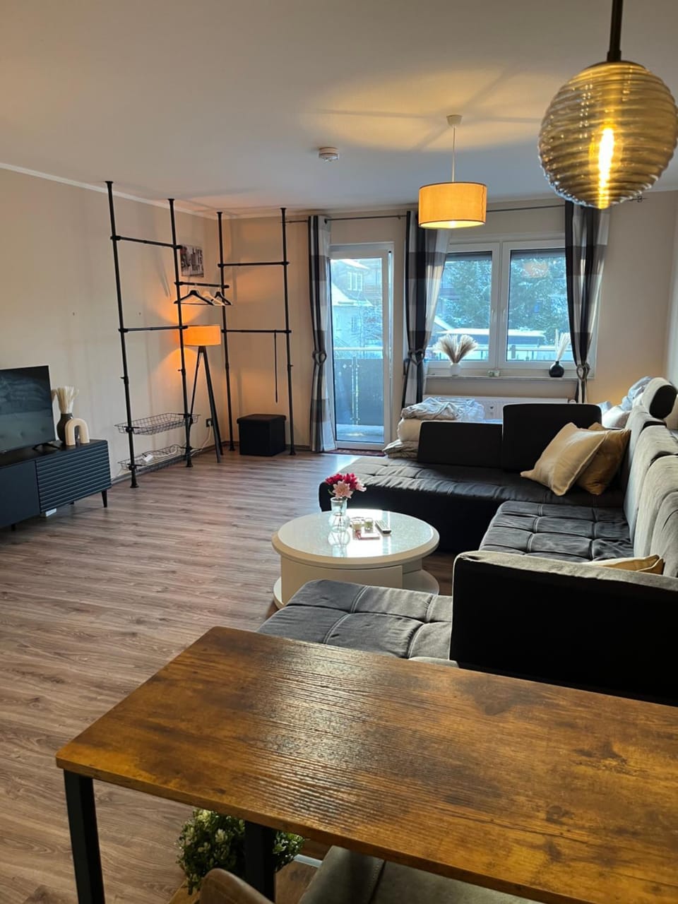 TV and multimedia, Living room, Photo of the whole room, Seating area