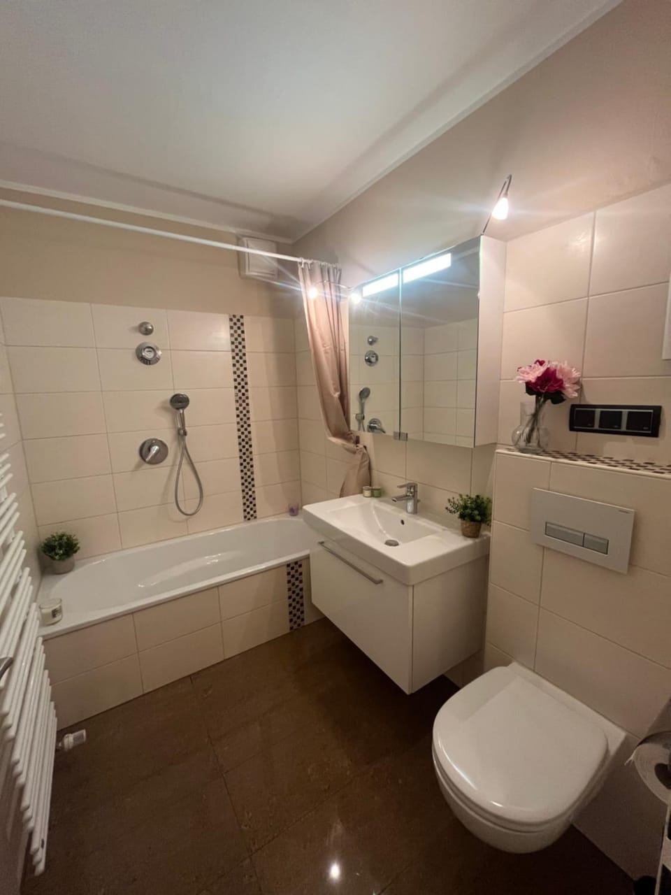 Shower, Toilet, Bathroom, Bath