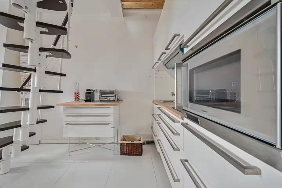 Property building, Kitchen or kitchenette, Living room