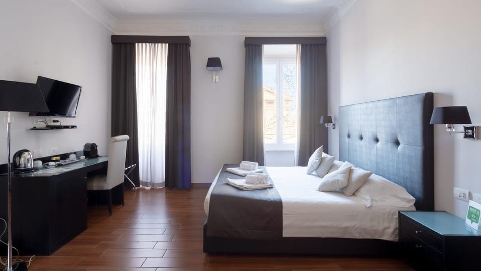 Bed, TV and multimedia, Coffee/tea facilities, View (from property/room), Bedroom