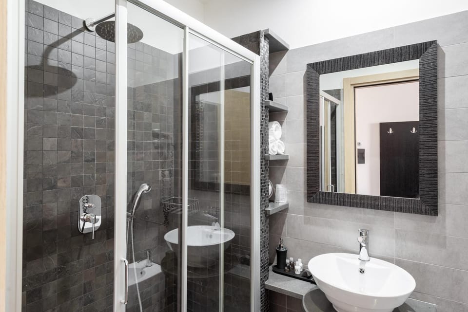 Shower, Bathroom, Area and facilities