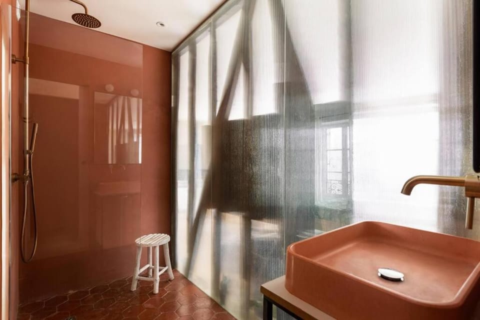 Amazing flat in an amazing Montmartre street Apartment in Paris