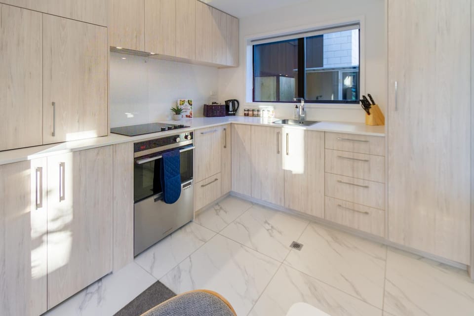 Kitchen or kitchenette, oven, stove