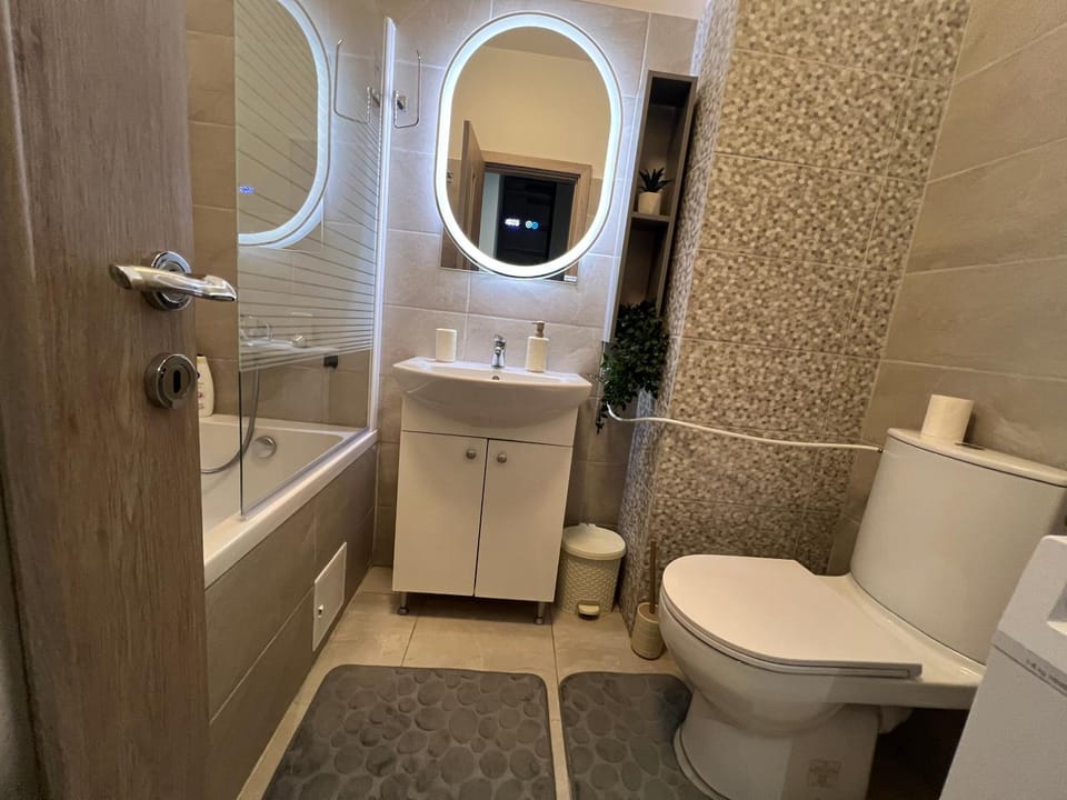 RULU Studio Militari Residence Ballroom Apartment in Bucharest