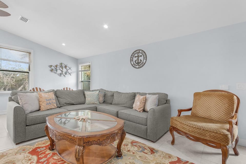 Close to Beach! Game Room, Heated Pool, Outdoor Shower -Jade Bay - Roelens House in Estero Island