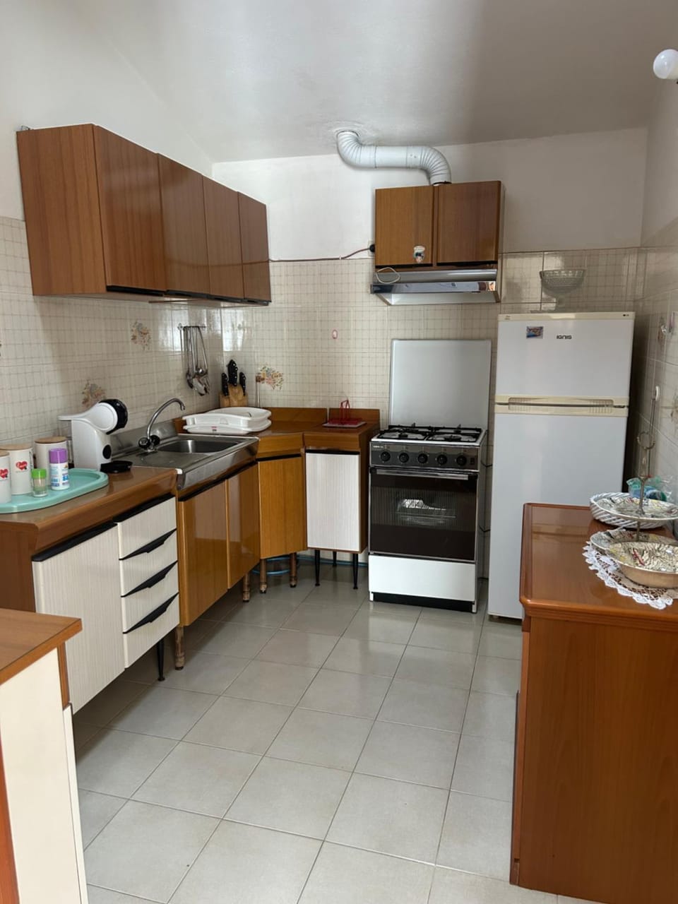 Kitchen or kitchenette, oven, stove