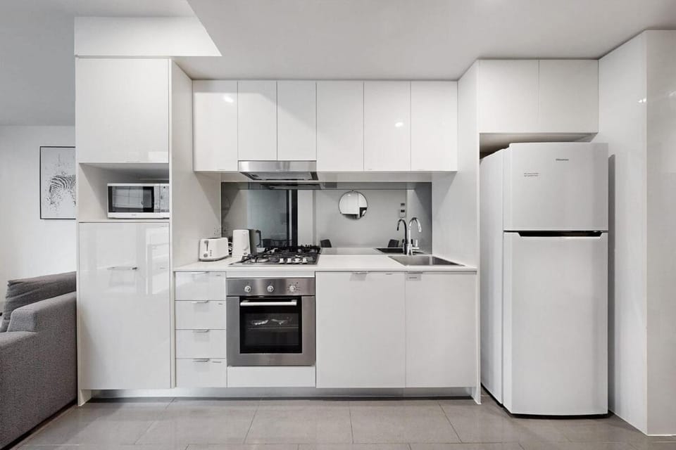 Coffee/tea facilities, Kitchen or kitchenette, oven, stove, toaster