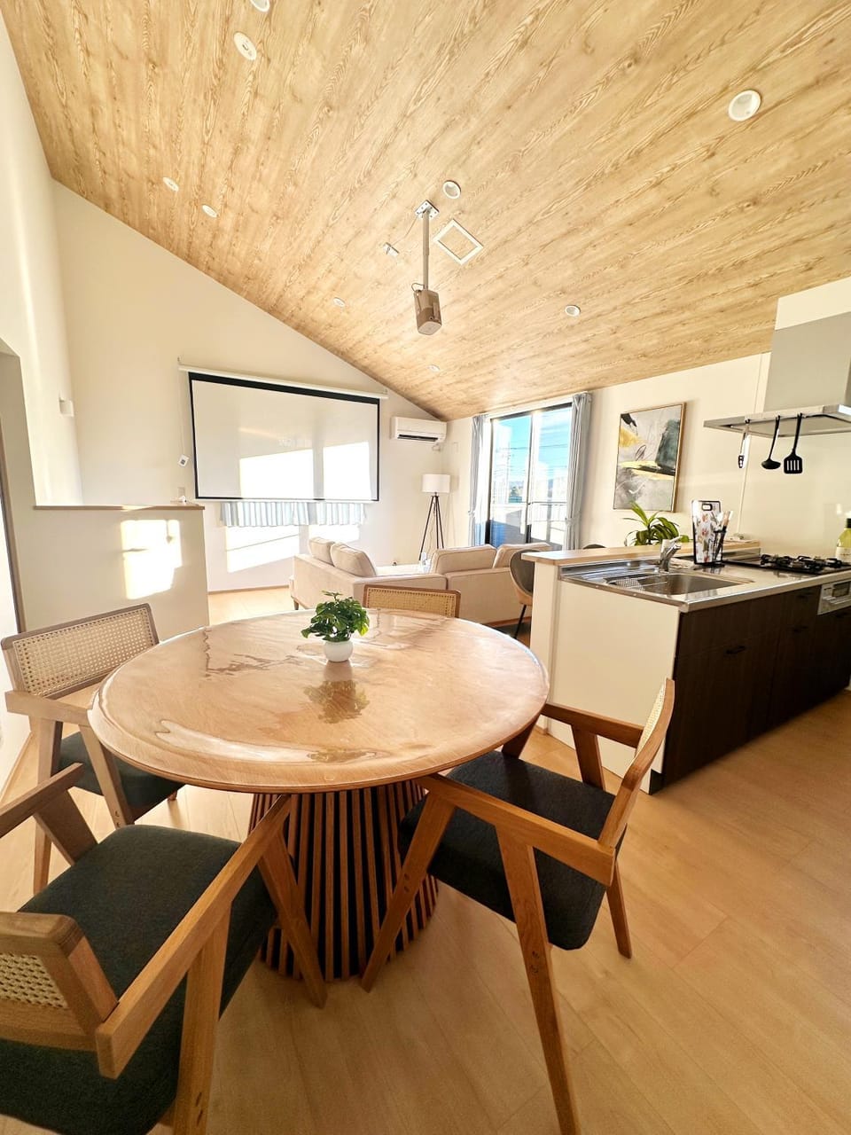 Living room, Dining area