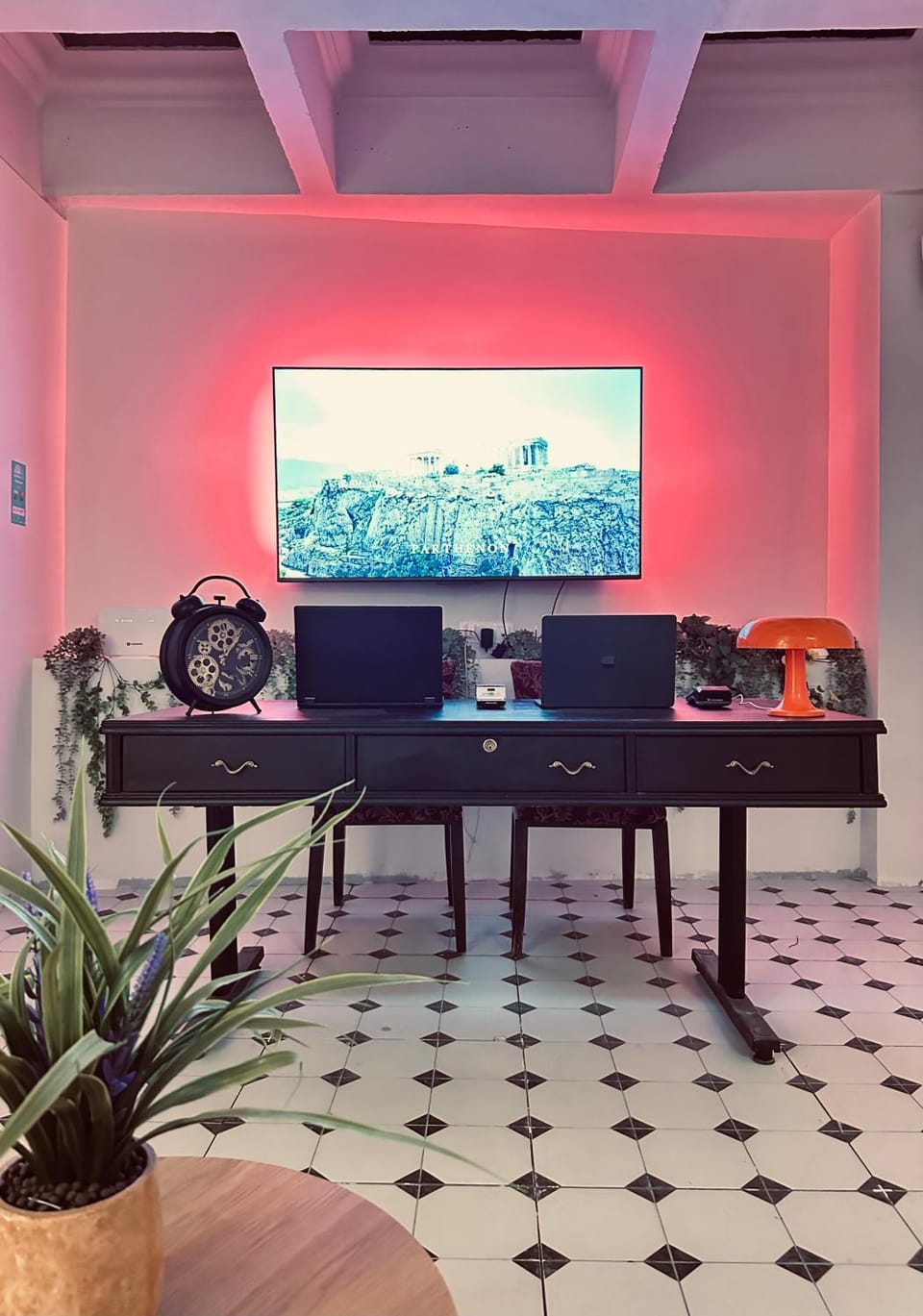 Communal lounge/ TV room, Lobby or reception