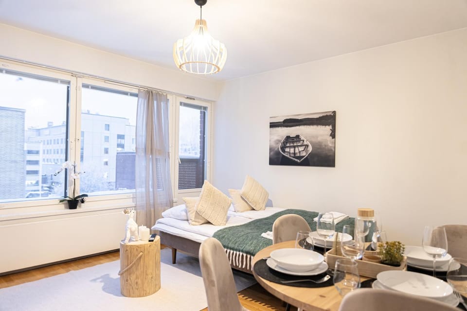 TV and multimedia, Living room, Photo of the whole room, Seating area, Dining area