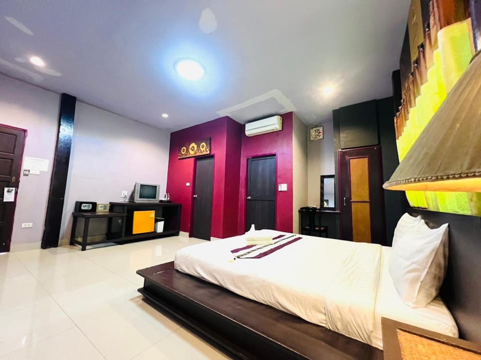 Bed, Living room, Photo of the whole room, Area and facilities