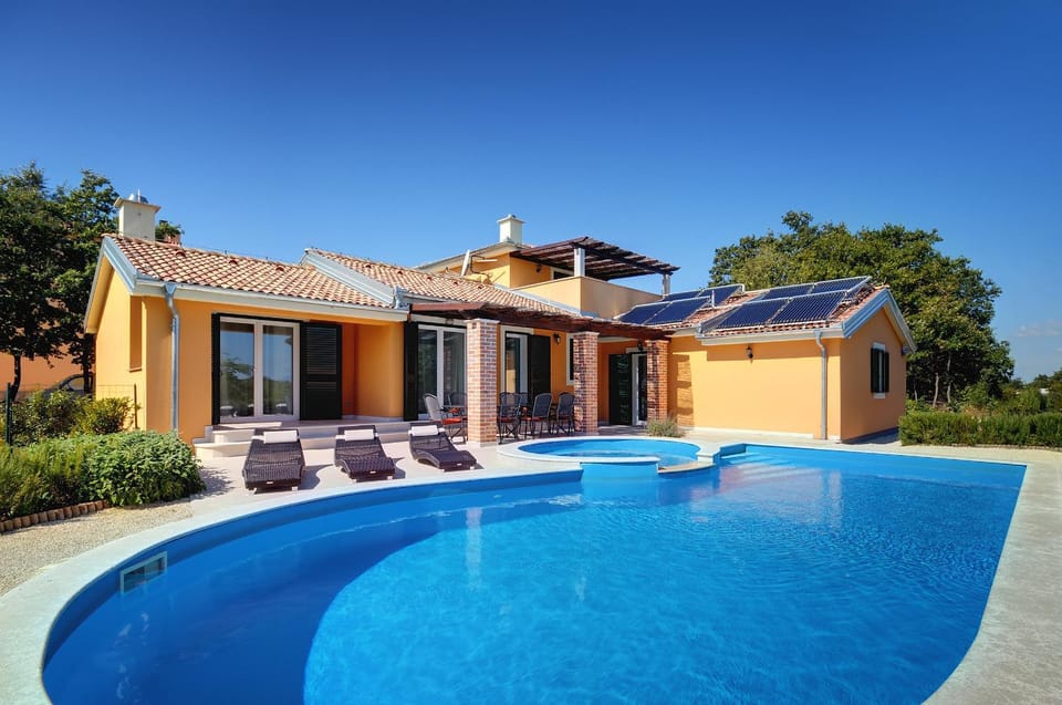 Property building, Swimming pool