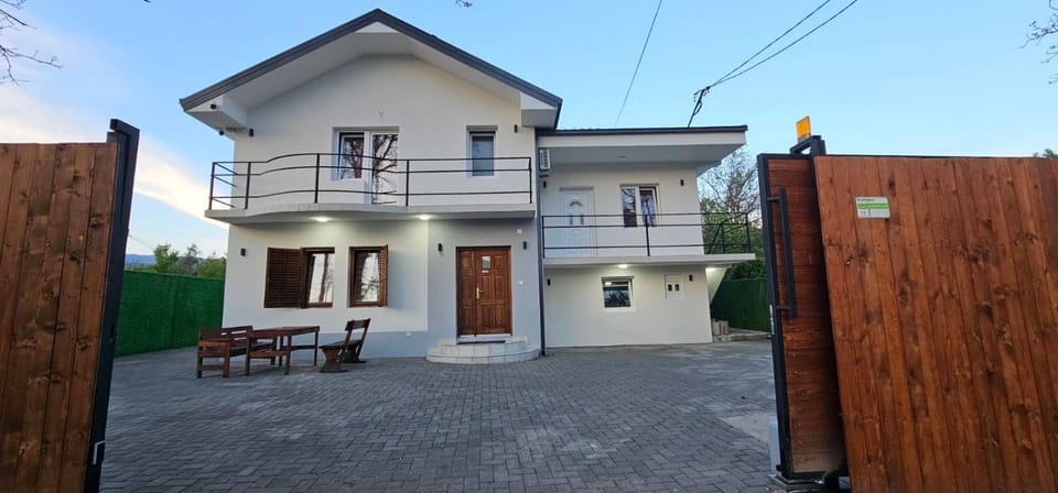 Villa Atanis Villa in Greater Skopje, North Macedonia
