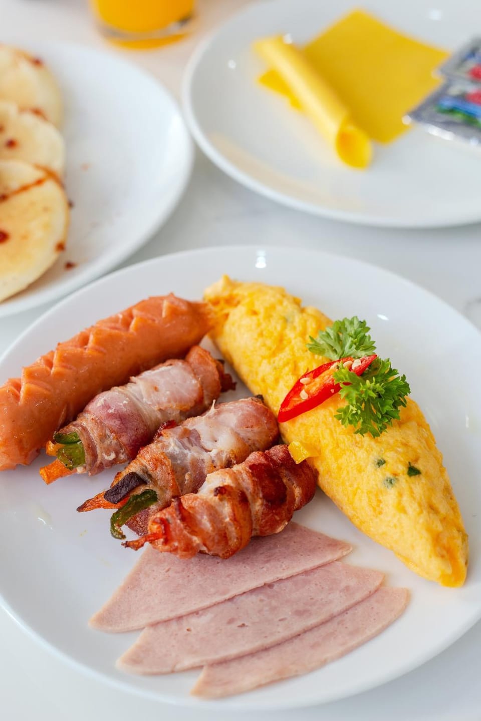 Restaurant/places to eat, Food and drinks, Breakfast, Continental breakfast