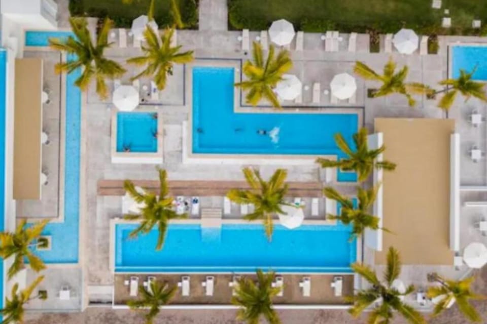 Pool view, Swimming pool