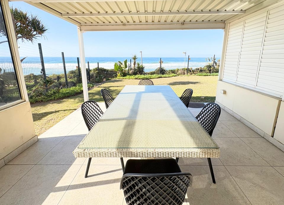Patio, Day, Natural landscape, Summer, BBQ facilities, Garden, View (from property/room), Balcony/Terrace, Seating area, Dining area, Beach, Garden view, Sea view, young children, Family