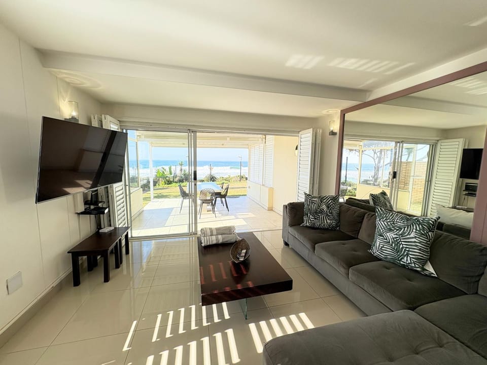 Patio, Patio, Communal lounge/ TV room, Day, Natural landscape, Summer, Garden, TV and multimedia, Living room, Lounge or bar, Decorative detail, Decorative detail, Seating area, Dining area, Beach, Evening entertainment, Garden view, Sea view, Sea view, Area and facilities, young children, older children, Family, internet, internet, towels, towels, air conditioner, air conditioner