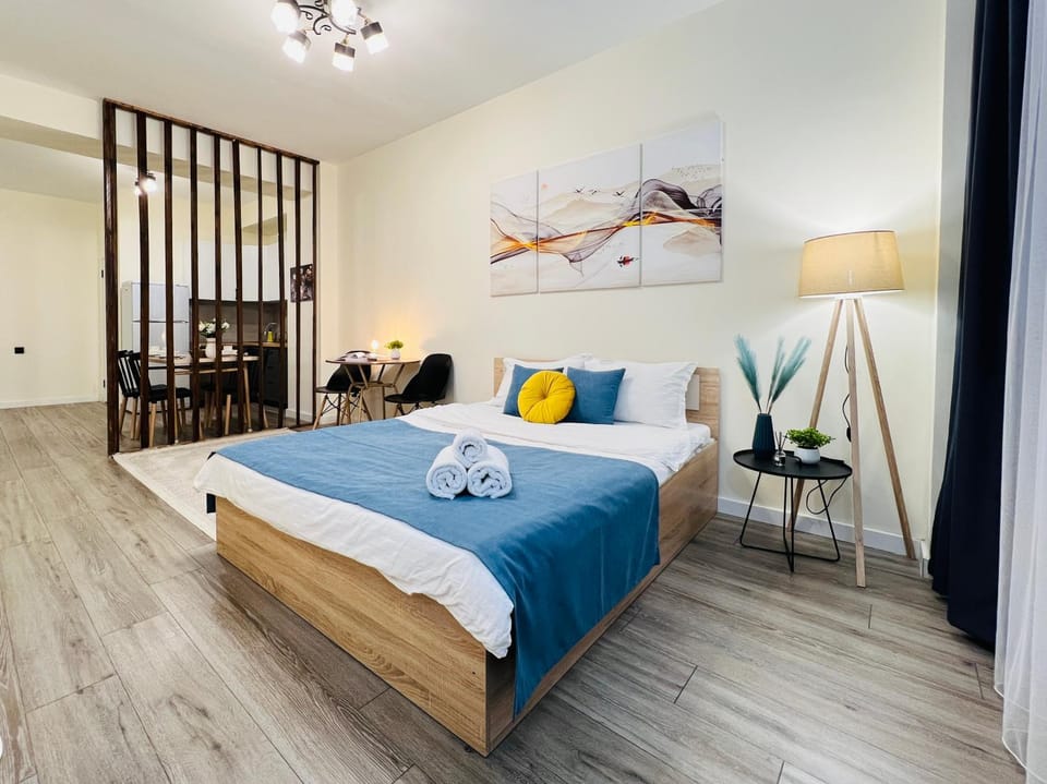 Photo of the whole room, Bedroom