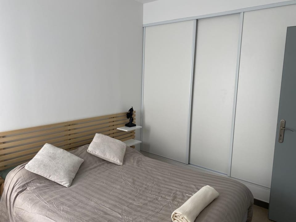 Bed, Bedroom, wardrobe