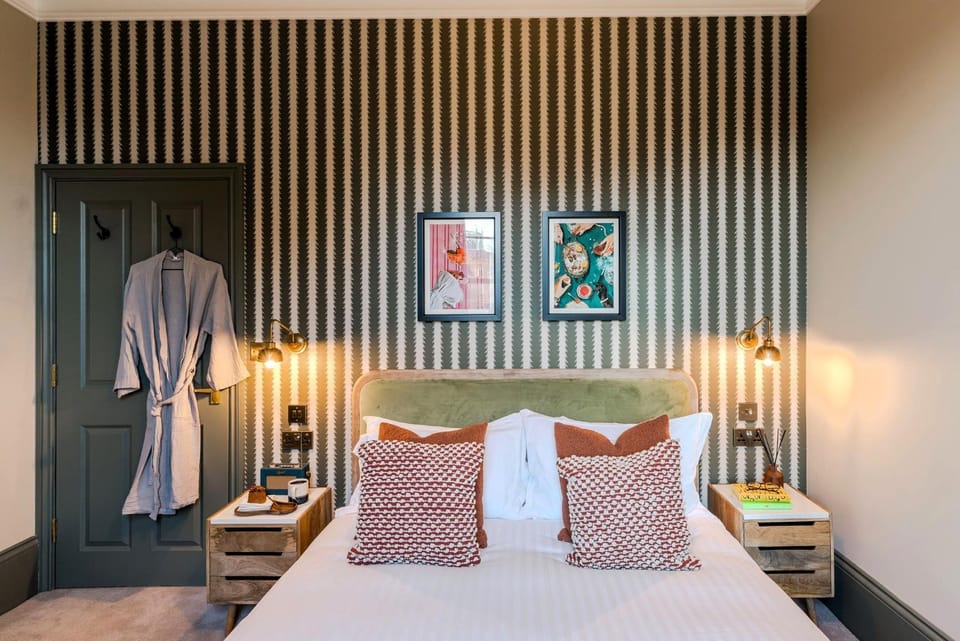 Bed, Photo of the whole room, Bedroom