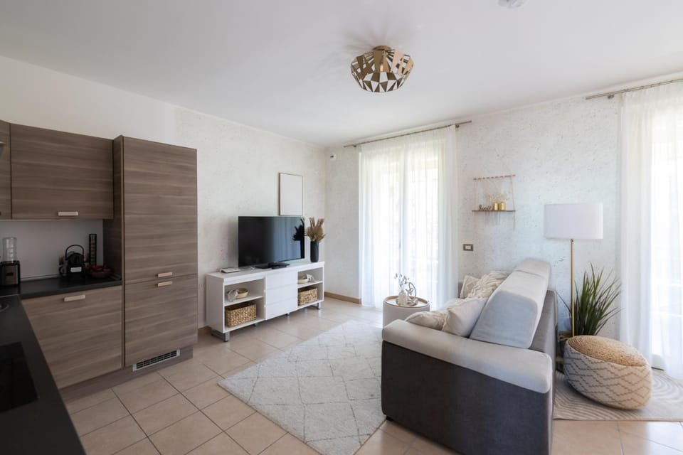 TV and multimedia, Kitchen or kitchenette, Living room