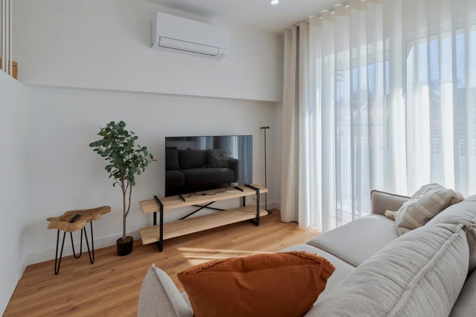 TV and multimedia, Living room, air conditioner