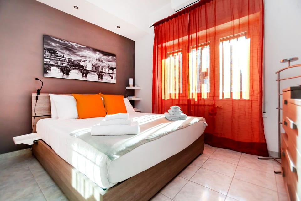 Bed, Photo of the whole room, Bedroom, towels, wardrobe