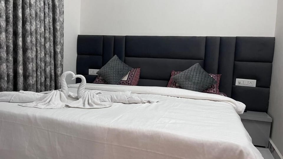 Millennium Suites - Comfy Rooms Apartment in India