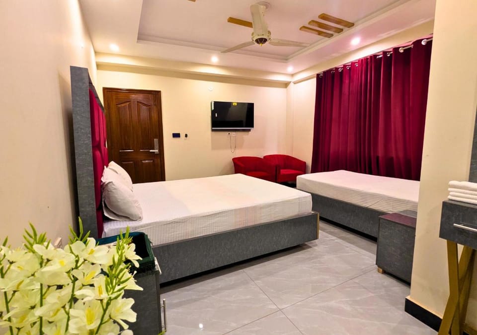 Bed, TV and multimedia, Bedroom