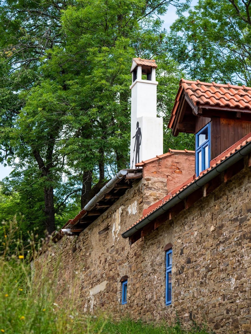 Kamenny dom Pikovce House in Slovakia
