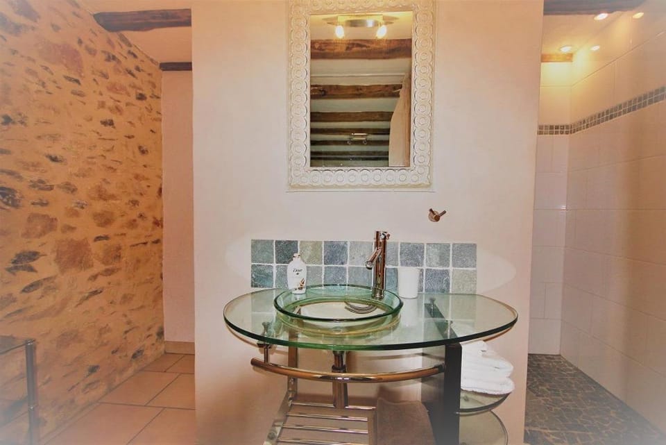 Gites at Le Tilleul - Le Pommier House in Nouvelle-Aquitaine